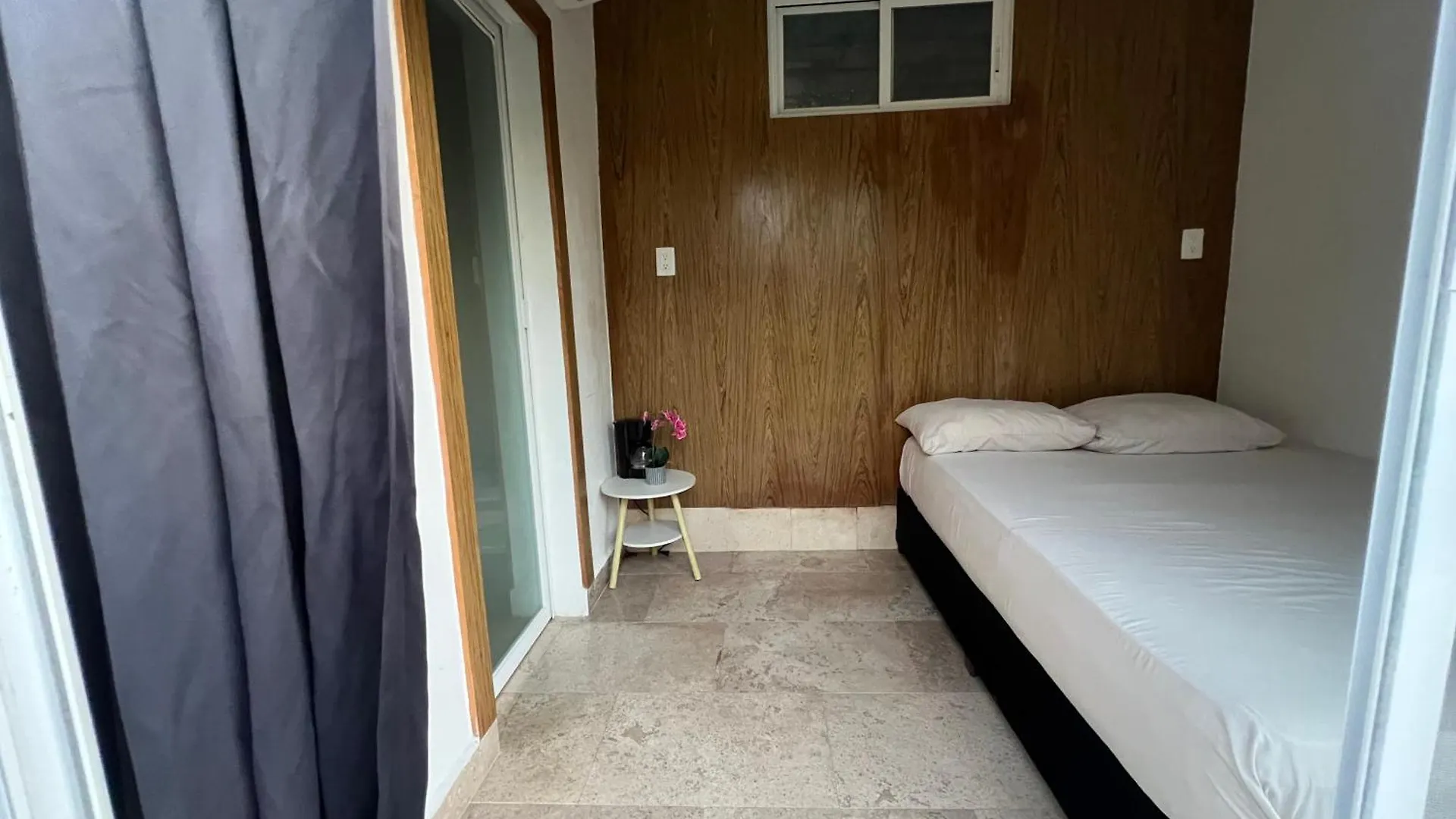 Junglebox Hotel Puerto Morelos Capsule hotel